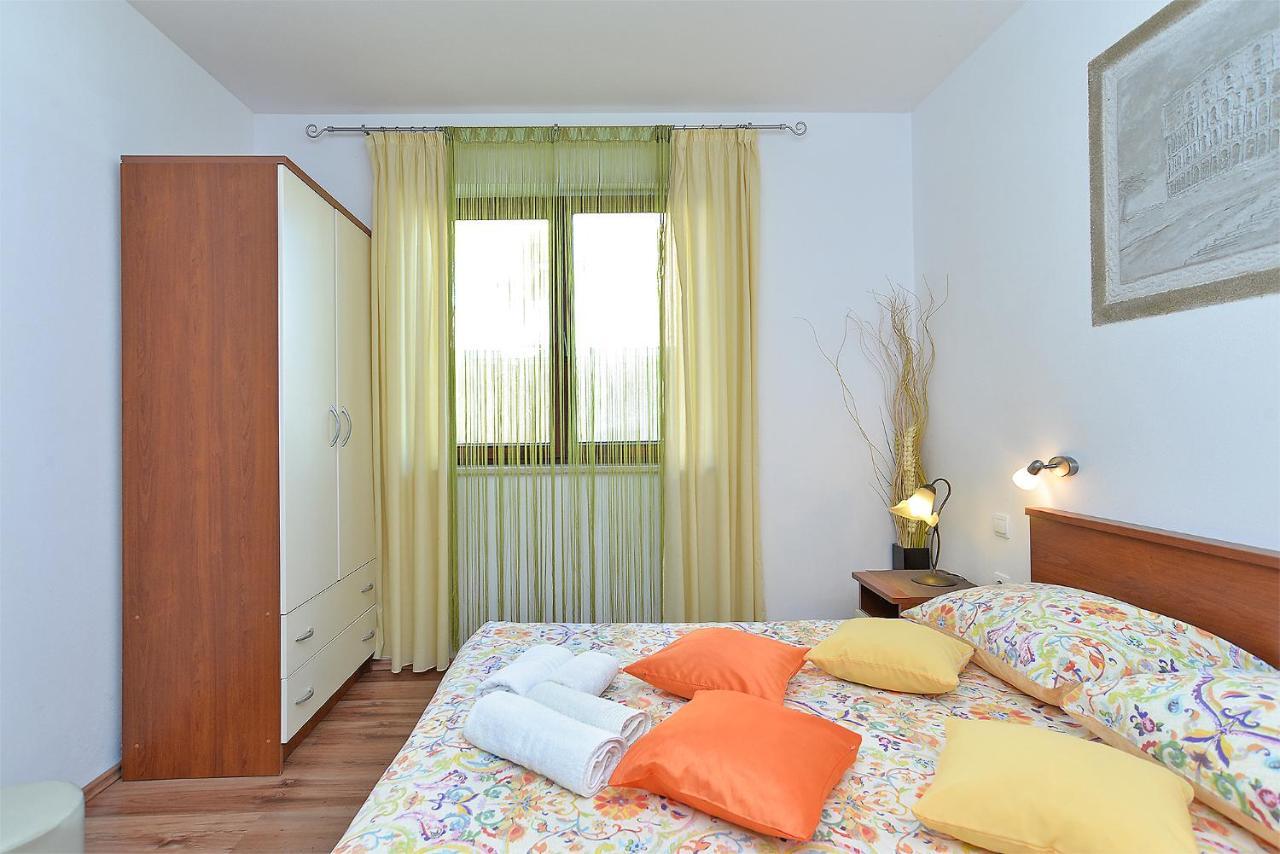 Apartment Jadranko 1761 Peroj Buitenkant foto