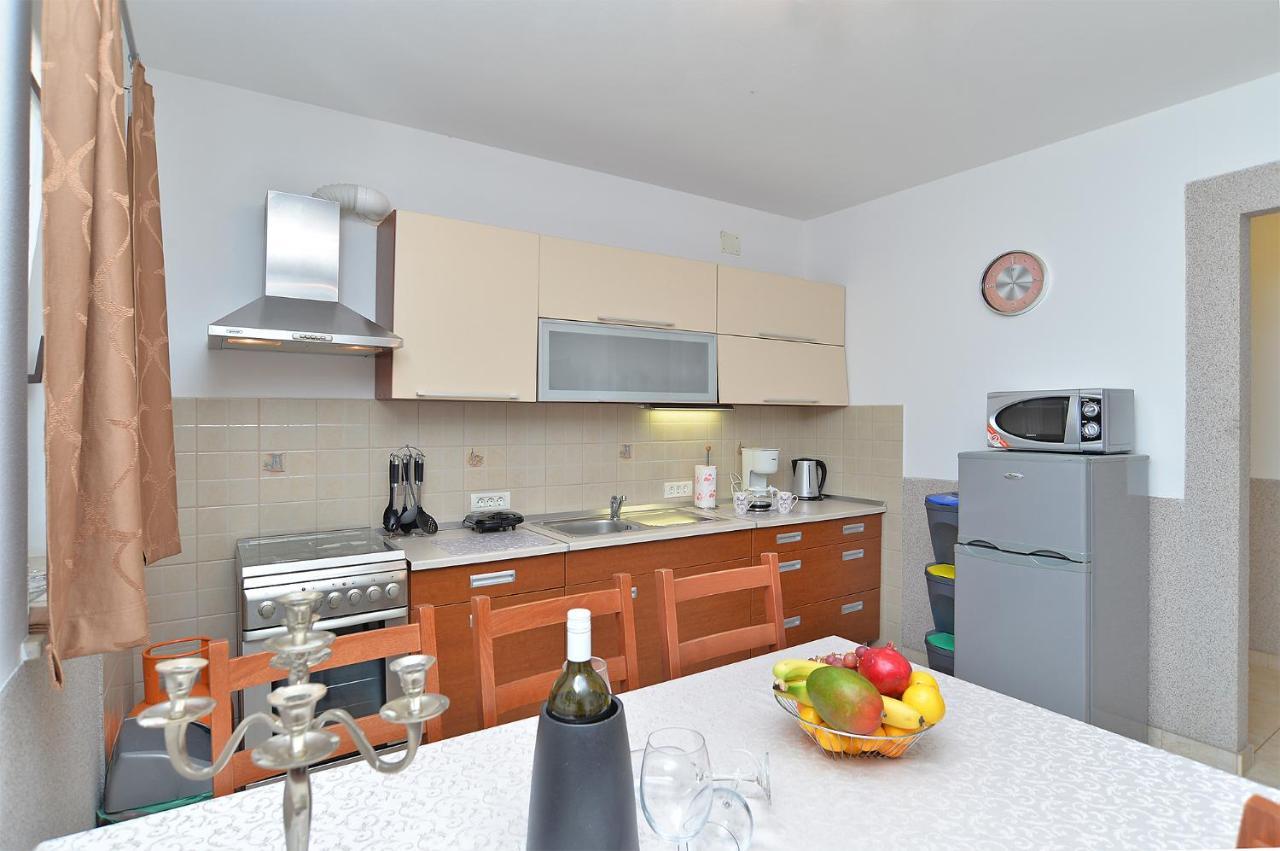 Apartment Jadranko 1761 Peroj Buitenkant foto