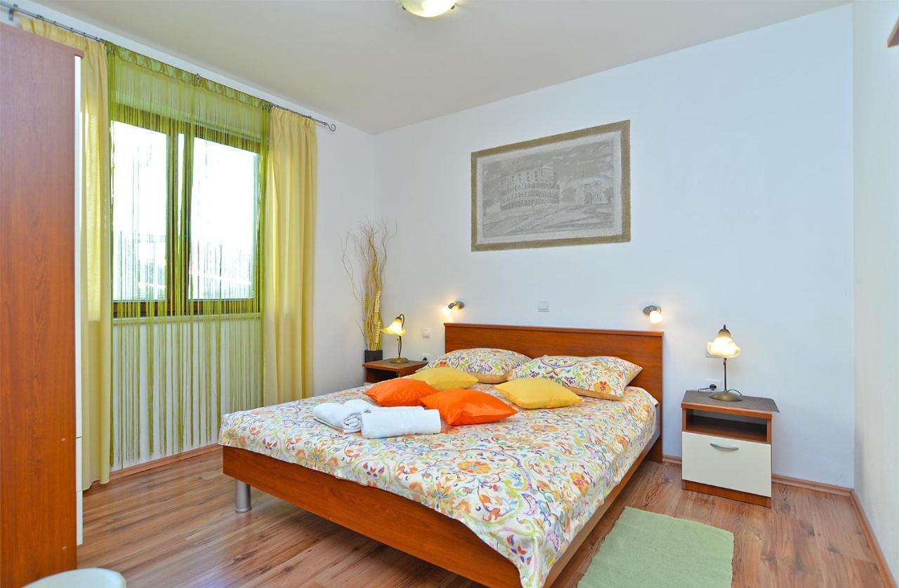 Apartment Jadranko 1761 Peroj Buitenkant foto