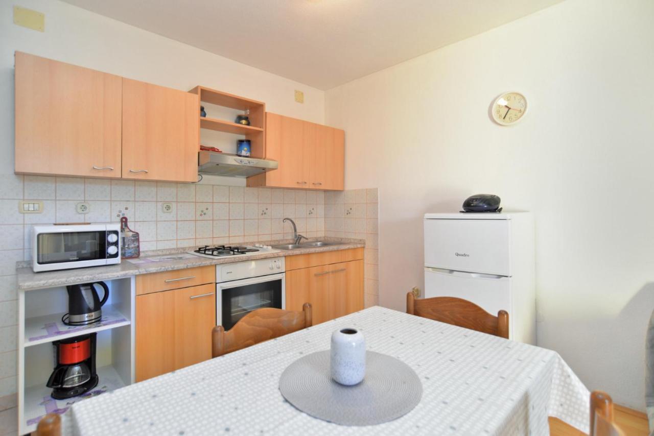 Apartment Jadranko 1761 Peroj Buitenkant foto