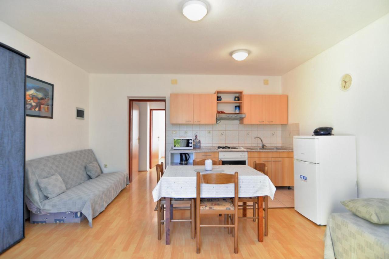 Apartment Jadranko 1761 Peroj Buitenkant foto