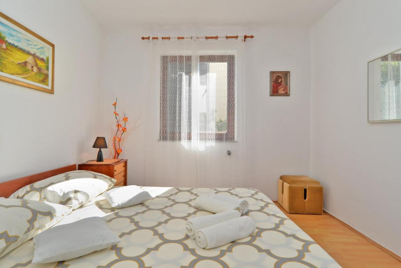 Apartment Jadranko 1761 Peroj Buitenkant foto