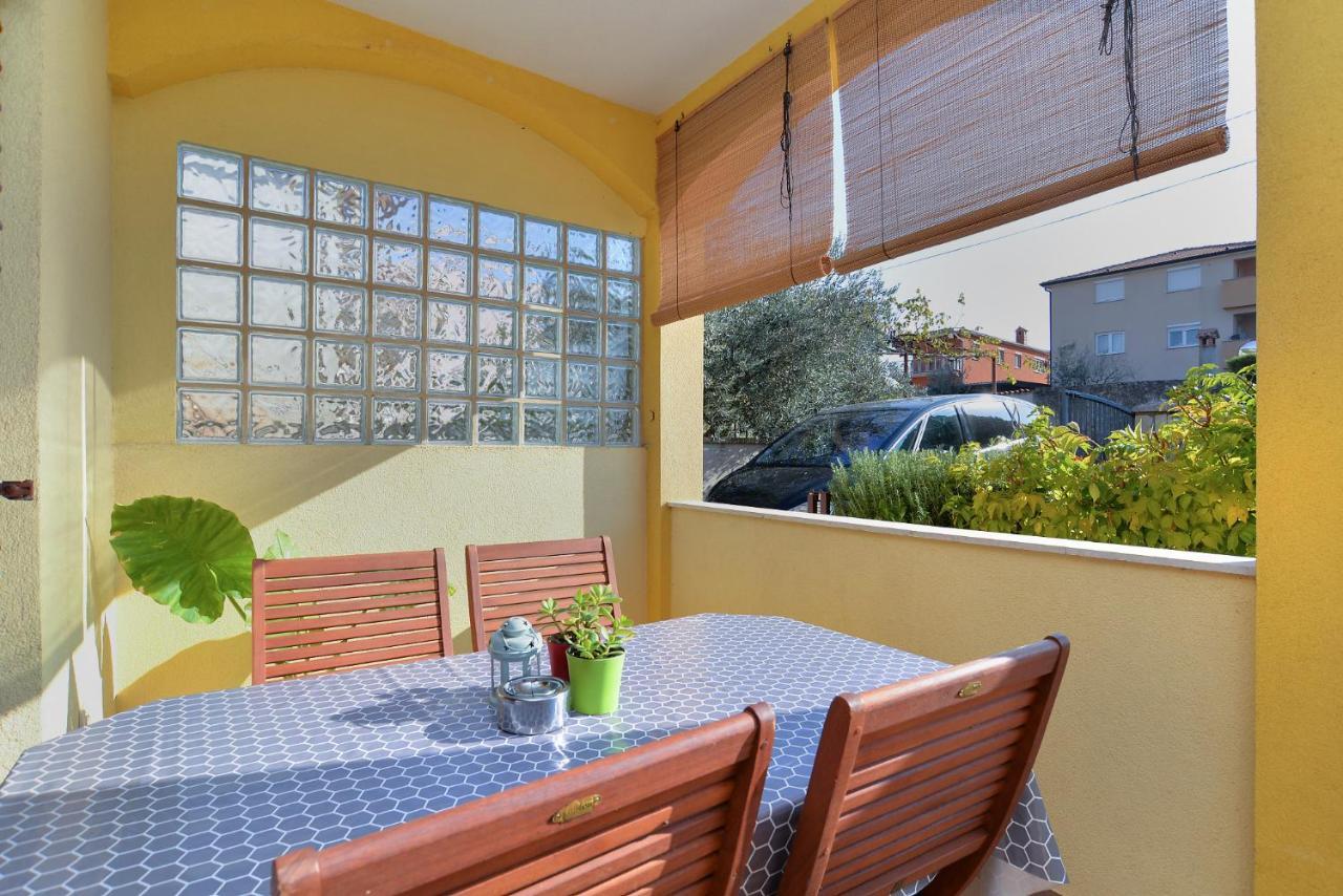 Apartment Jadranko 1761 Peroj Buitenkant foto
